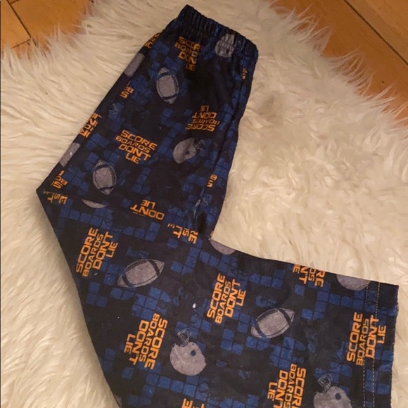 pajamas boys size 4 - Picture 2 of 3